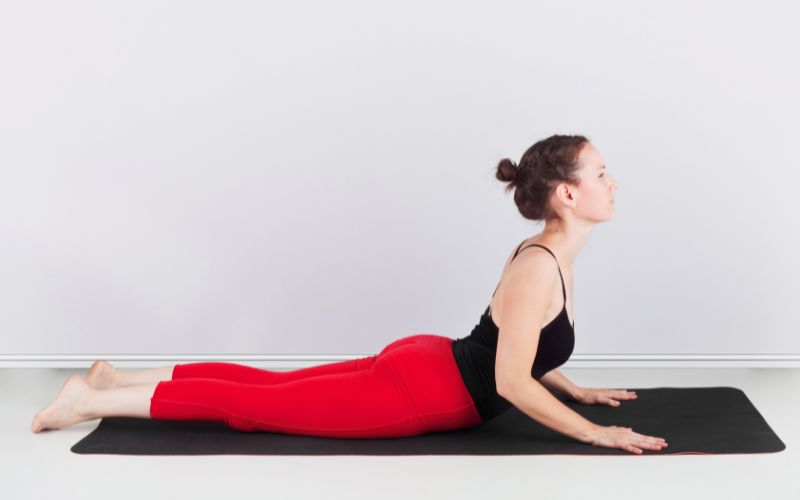 Tư thế rắn hổ mang (Bhujangasana)