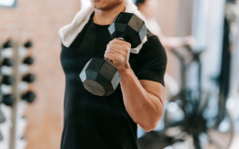 Chọn quần áo tập gym đối với nam giới