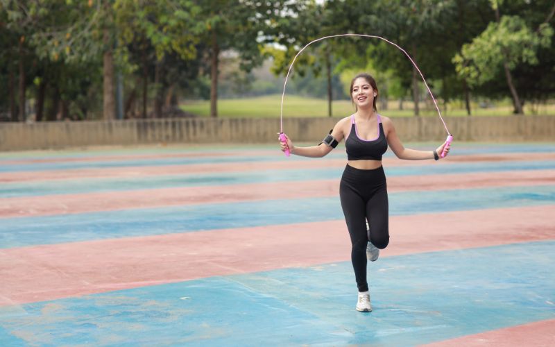 Nhảy dây là bài tập cardio giúp đốt cháy calo nhanh