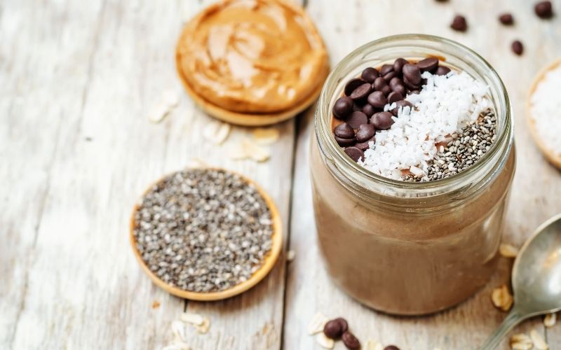 Overnight oats với bột protein sô cô la – Tăng cường phục hồi cơ bắp