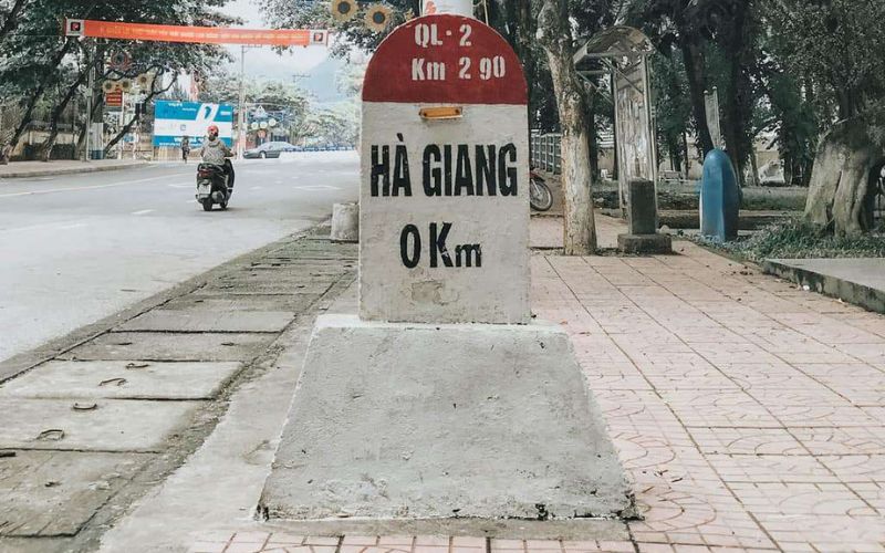 Cột mốc Km 0
